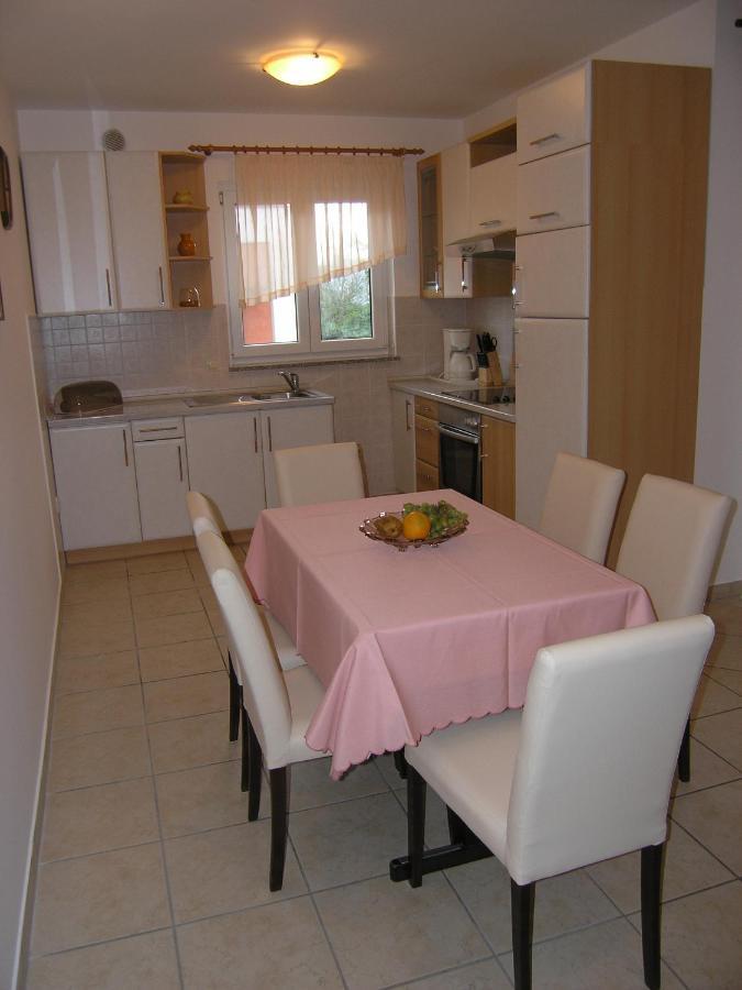 Apartments Biljana For Relaxing Holidays In Baska Eksteriør billede